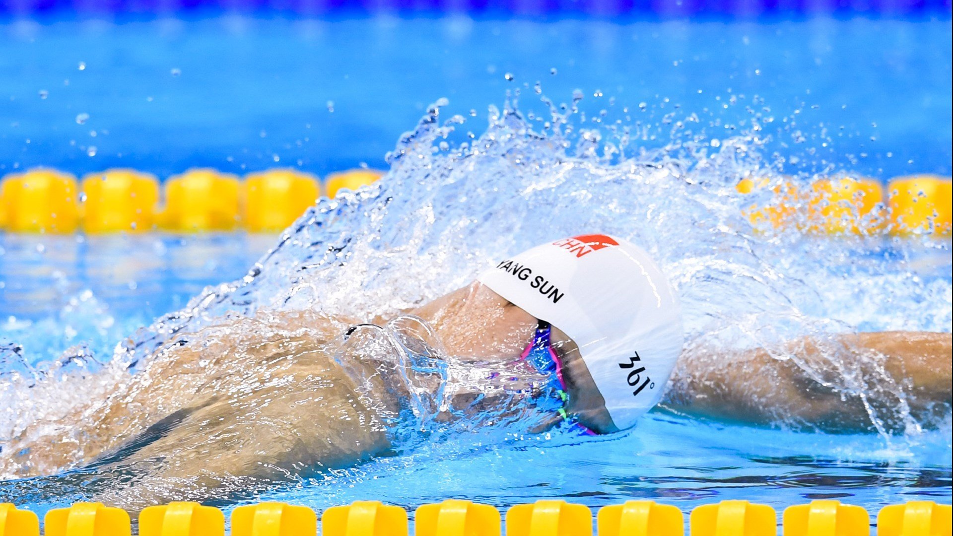 开云体育在线-蒙特卡洛的红土审判,当美网之王阿尔卡拉斯,在慢速法庭完成血腥处决